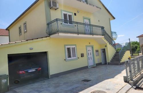 Kastel Stafilic Apartamento | Apartman Luca