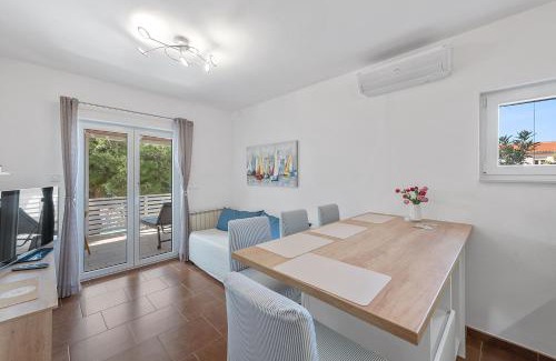 Primosten Burnji Apartamento | Apartman Maestral Bilo