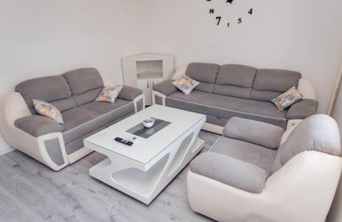 Foca Apartamento | Apartman Marina