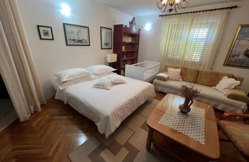 Supetar Apartamento | Apartman Mladenka