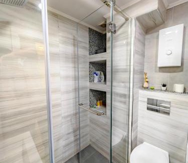 Gospostina Apartamento | Apartman Petar-Spacious Friendly Stay in the Heart of Budva