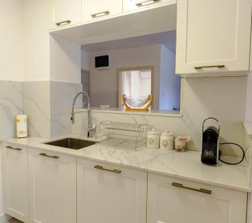 Gospostina Apartamento | Apartman Petar-Spacious Friendly Stay in the Heart of Budva