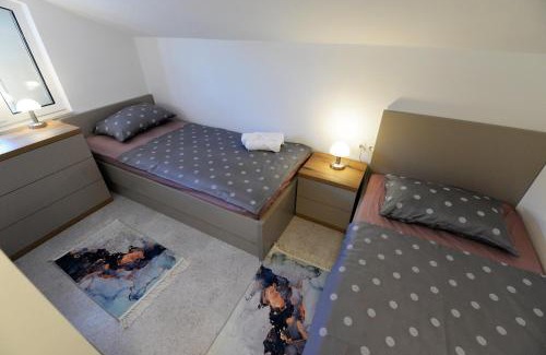 Murter Apartamento | Apartman Tea