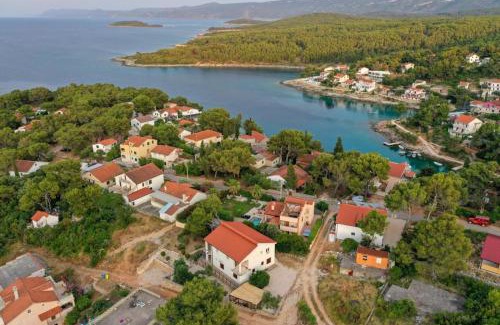 Cove Basina (Jelsa) Apartamento | Apartmani Huljić