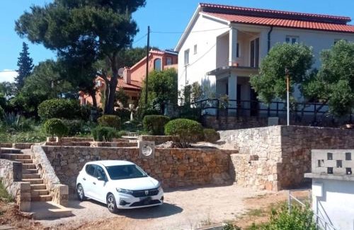 Cove Basina (Jelsa) Apartamento | Apartmani Huljić