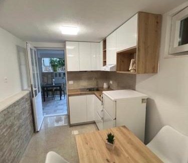 Zivogosce Apartamento | Apartmani Karlo