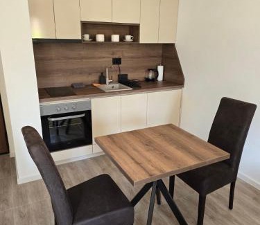 Zeljeznica Apartamento | Apartmani Kralj Bar