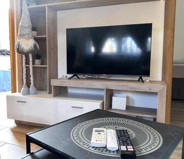 Kraljevo Apartamento | Apartmani M.&.B Luks