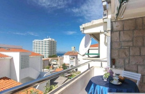 Bili brig Apartamento | Apartmani Makarska 6, potkrovlje istok