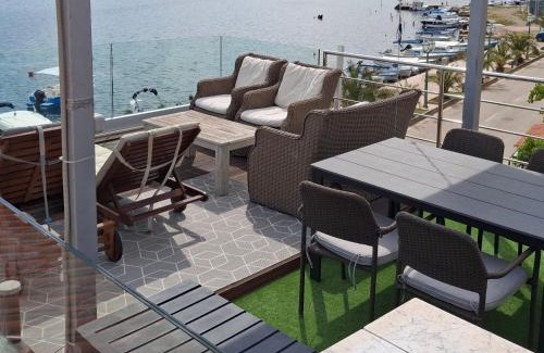 Municipality of Posedarje Apartamento | Apartmani More Luxury apartment with whirpool and terace 50 m2