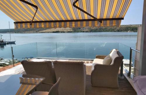 Municipality of Posedarje Apartamento | Apartmani More Luxury apartment with whirpool and terace 50 m2