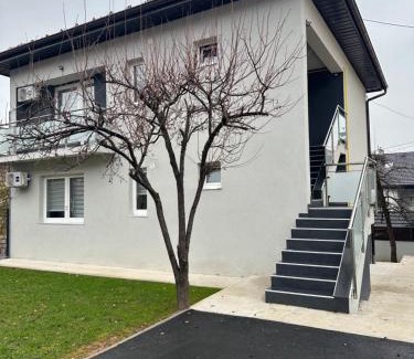 Novo Sarajevo Apartamento | Apartmani MUJANIC