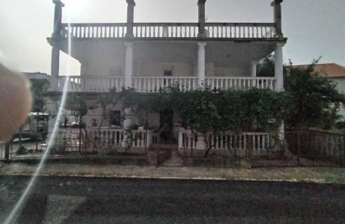 Gornji Karin Apartamento | Apartmani Robi