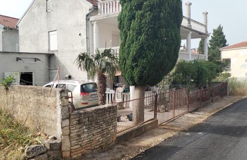 Gornji Karin Apartamento | Apartmani Robi