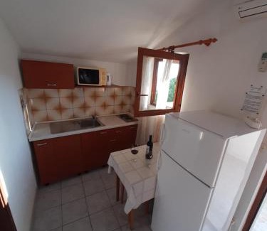 Ivan Dolac Apartamento | Apartmani Toni - Kućica