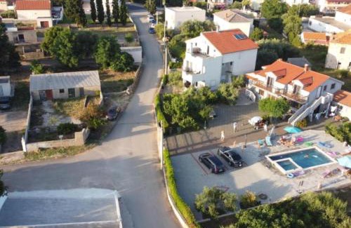 Privlaka Apartamento | Apartmant Franica with heated pool and jacuzzi