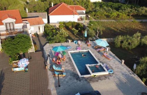 Privlaka Apartamento | Apartmant Franica with heated pool and jacuzzi