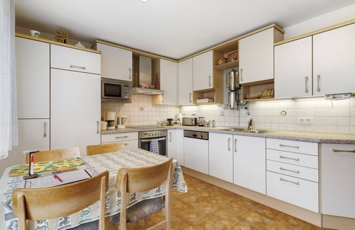 Bad Peterstal-Griesbach Apartamento | Apartamento 'Doppelzimmer 2' con vistas a la montaña, balcón privado y Wi-Fi