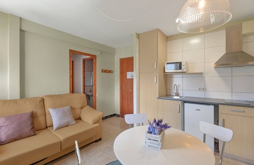 Sant Llorenc de Morunys Apartamento | Apartamento 'Vall' con vistas a la montaña, jardín compartido y Wi-Fi