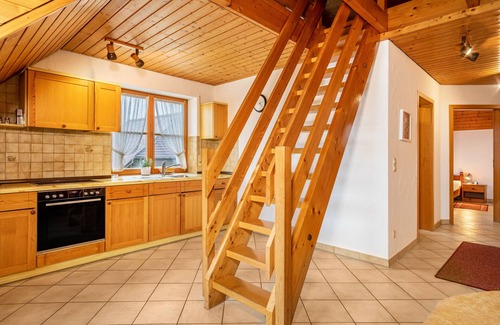Kressbronn Apartamento | Apartamento 'Ferienwohnung 4, 99qm' con jardín compartido, balcón y Wi-Fi