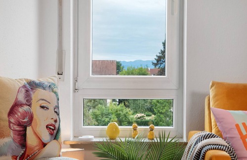 Kressbronn Apartamento | Apartment 'Karma' with Mountain View, Balcony and Wi-Fi
