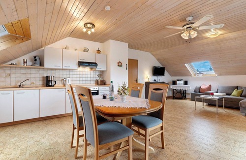 Sasbach am Kaiserstuhl Apartamento | Apartamento 'Schillinger' con balcón y Wi-Fi