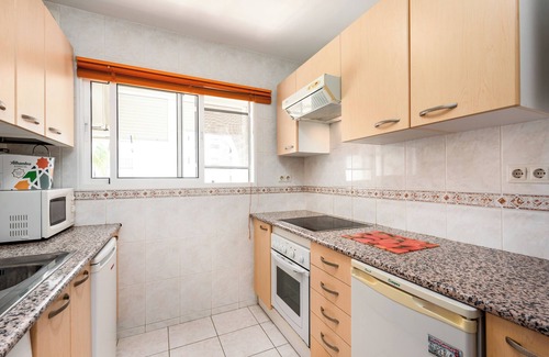 San Luis de Sabinillas Apartamento | Apartamento 'Manilva Home' con vistas a la montaña, Wi-Fi y aire acondicionado.