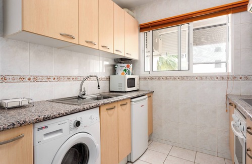 San Luis de Sabinillas Apartamento | Apartamento 'Manilva Home' con vistas a la montaña, Wi-Fi y aire acondicionado.