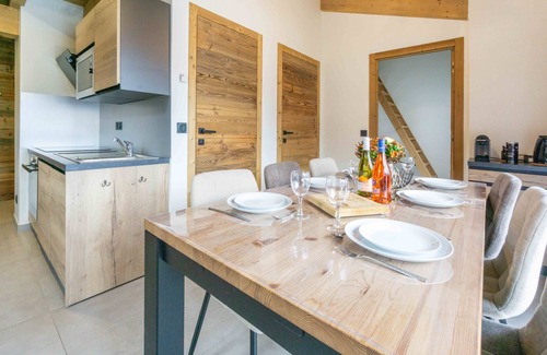 Val Cenis Apartamento | Apartamento 'Chalet La Parrachée' con balcón, Wi-Fi y aire acondicionado