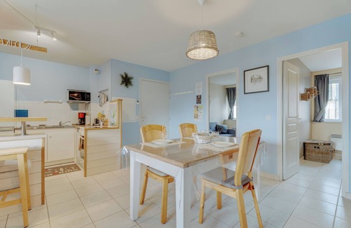 Saint-Benoit-des-Ondes Apartamento | Apartamento 'Les Ebihens' con terraza privada y Wi-Fi