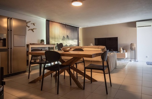 Saint-Mandrier-sur-Mer Apartamento | Apartamento 'Le Ponton' con jardín privado, Wi-Fi y aire acondicionado