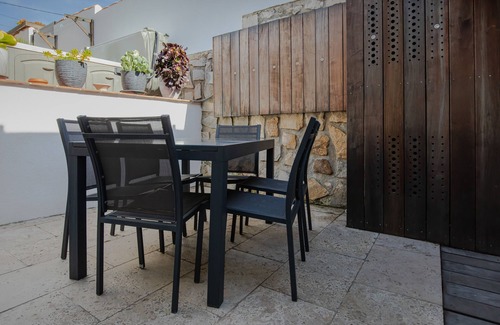 Saint-Mandrier-sur-Mer Apartamento | Apartamento 'Le Ponton' con jardín privado, Wi-Fi y aire acondicionado