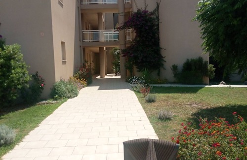 Santa-Lucia-di-Moriani Apartamento | Apartamento junto al mar