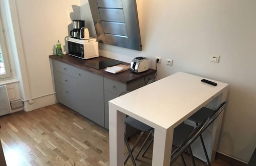 Zola - Pressense Apartamento | Apartamento-Estándar-Baño con bañera-1 CH-40M2