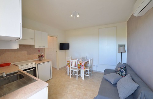 Camerano Apartamento | Apartamento de 1 dormitorio, 1 baño con entrada independiente.