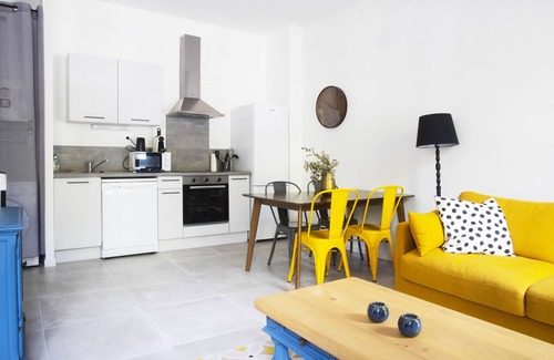 Romans-sur-Isere Apartamento | appartement 102-Apartamento-Diseñador-Habitación con desagüe