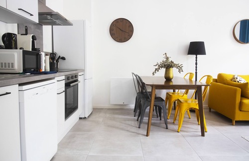 Romans-sur-Isere Apartamento | appartement 102-Apartamento-Diseñador-Habitación con desagüe