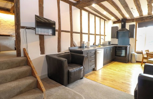 Harleston Cabaña | APARTMENT 1, CHAMELEON HOUSE, family friendly in Harleston