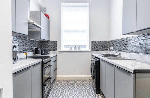 Boston Apartamento | Apartment 1, Eclectic boho oasis.