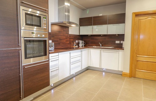 Moffat Casa | Apartment 1 St Mary's Church