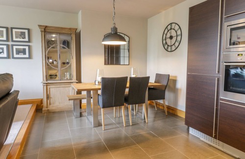Moffat Casa | Apartment 1 St Mary's Church