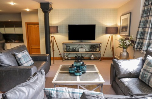 Moffat Casa | Apartment 1 St Mary's Church