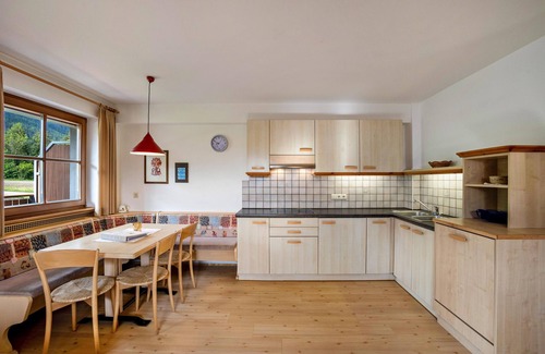 Valdaora di Sopra Apartamento | Apartamento '1' con vistas a la montaña, jardín compartido y Wi-Fi