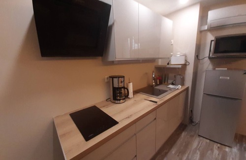 Bourg-Saint-Andeol Apartamento | Apartment '105 - Cosy T2' with Wi-Fi and Air Conditioning