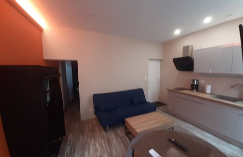 Bourg-Saint-Andeol Apartamento | Apartment '106 - Cosy T2' with Wi-Fi and Air Conditioning