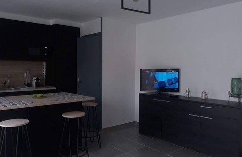 Carnon-Plage Apartamento | Apartamento 42 m2 más balcón parking privado primera línea vista calle