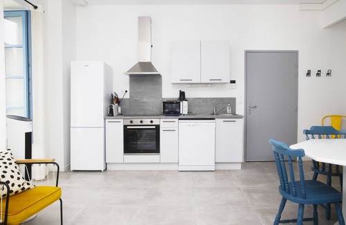 Romans-sur-Isere Apartamento | appartement 103-Apartamento-Diseñador-Habitación con desagüe