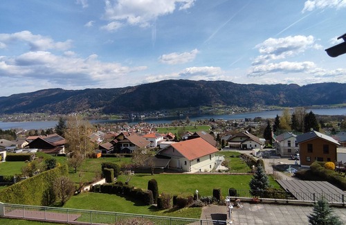 Bodensdorf Apartamento | Apartment '2' with Lake View, Shared Garden and Wi-Fi