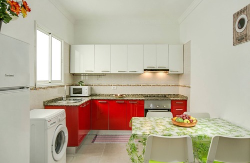 Vecindario Apartamento | Apartamento "2A Francesca" cerca del mar con Wi-Fi y ventiladores