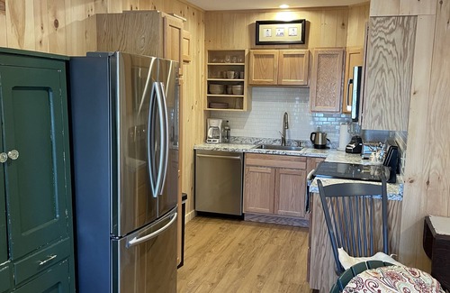 Stonington Apartamento | Apartment 3 in Merchants Row Building in downtown Stonington.